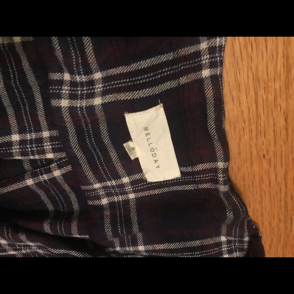 Mello Day Cavonna Tie Front Plaid Top Small - Picture 4 of 4